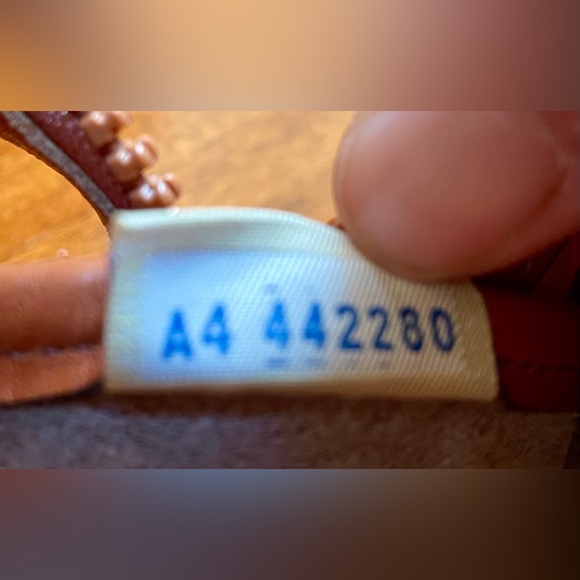 Vintage Dooney & Bourke USA All Weather Leather Crossbody and Coin Purse - Picture 15 of 16